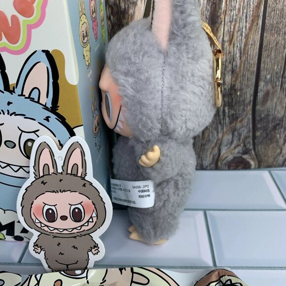 Labubu The Monsters Exciting Macaron Sesame bean - Picture 2 of 7